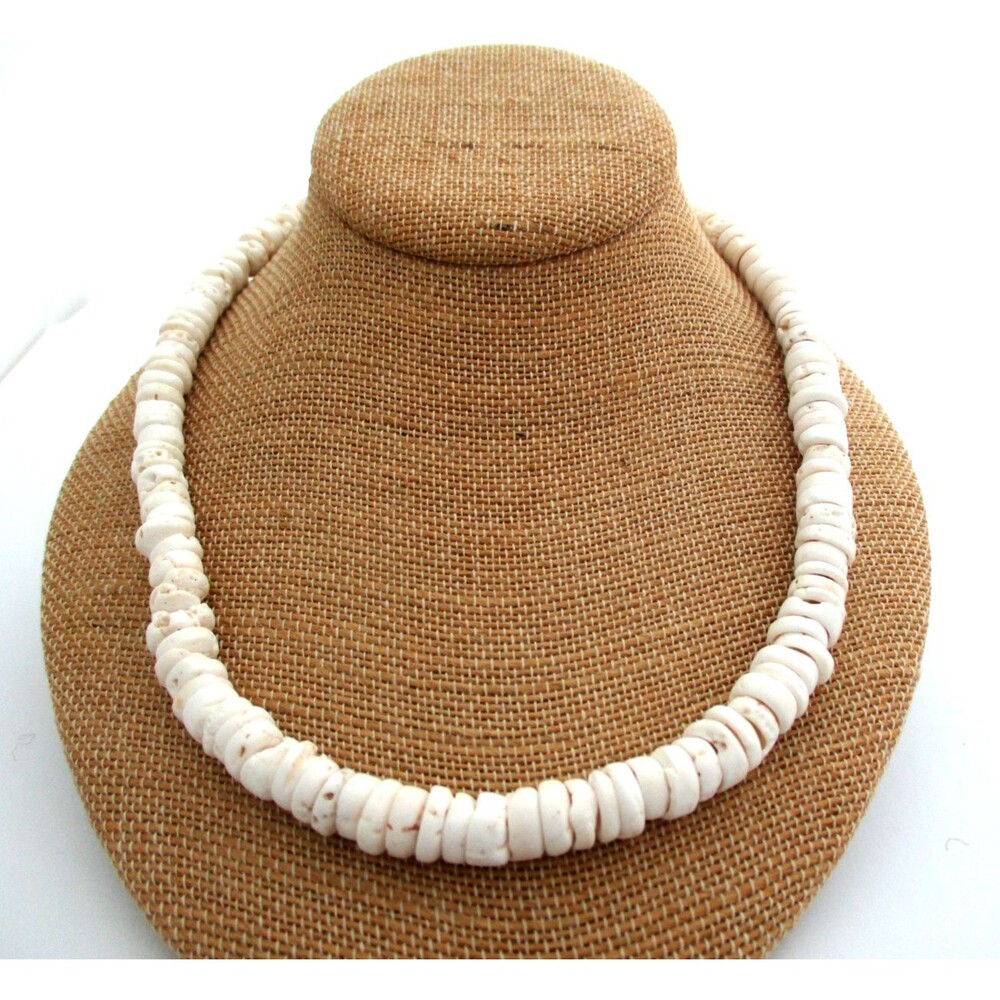 Vintage Hawaiian Surfer Puka Shell Bead 10-11 MM Necklace 20 Inch Barrel Clasp